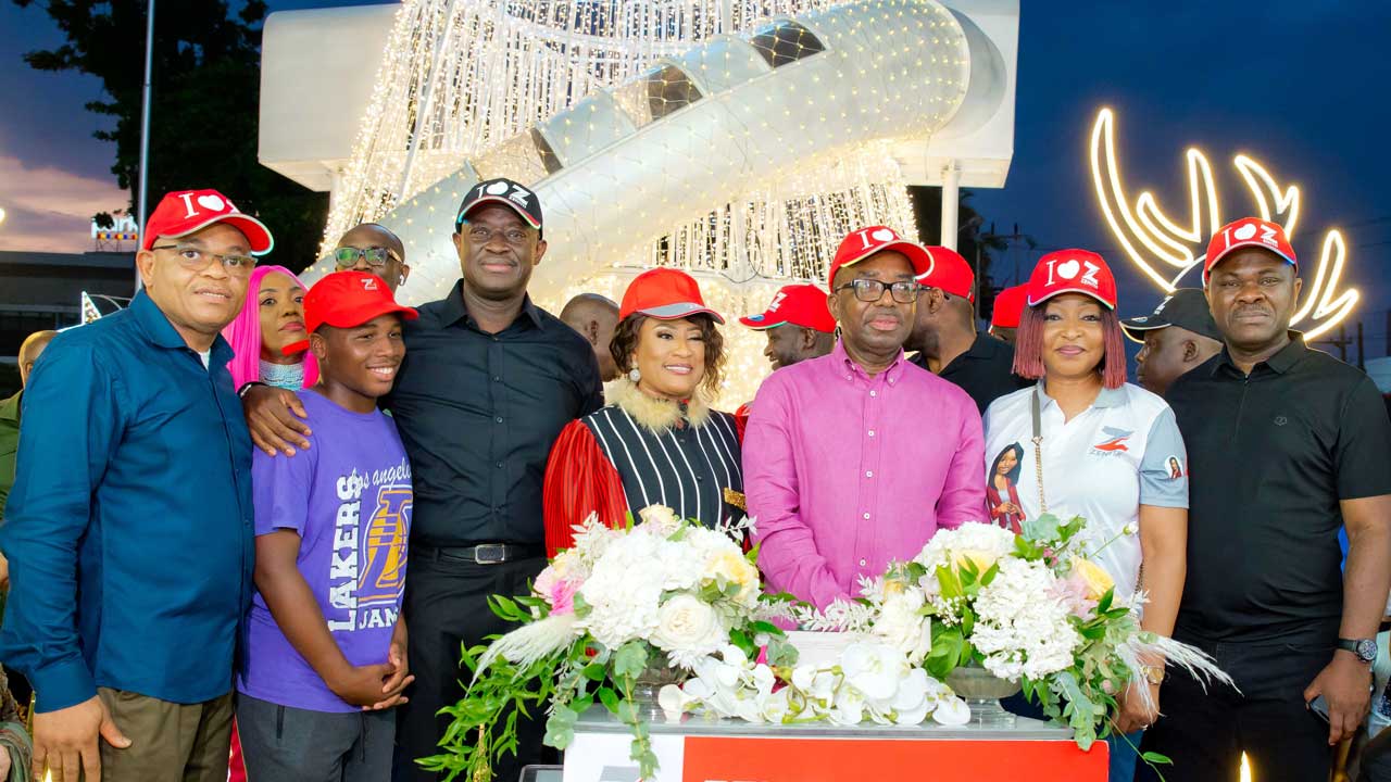 Zenith Bank heralds the yuletide season with Ajose Adeogun street Christmas light-up