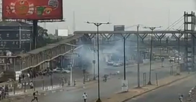 UPDATE: One killed as Yoruba nation agitators, police clash in Lagos