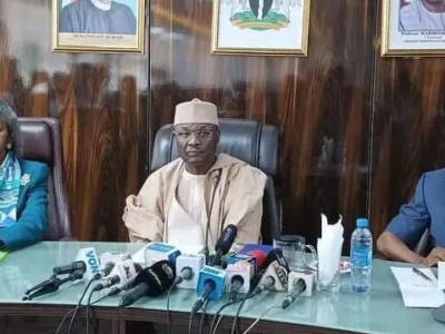 2023: INEC meets 18 political parties, presents voter register