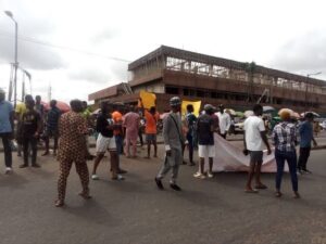 JUST IN: Protest breaks out at UI gate, soldiers arrive scene