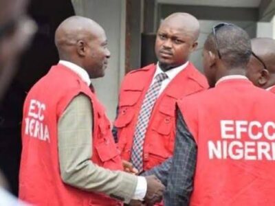 EFCC arraigns 2 over alleged laundering of N999m