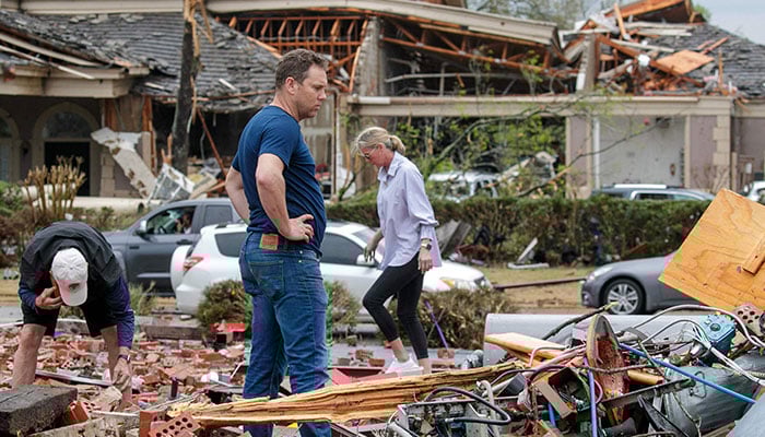 Deadly storms and tornadoes sweep through US