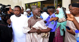 Lamidi Apapa booed at presidential tribunal