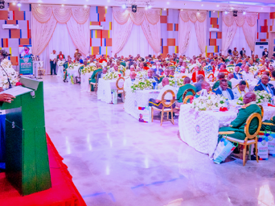 Remain resolute amid security challenges, Buhari urges Armed Forces