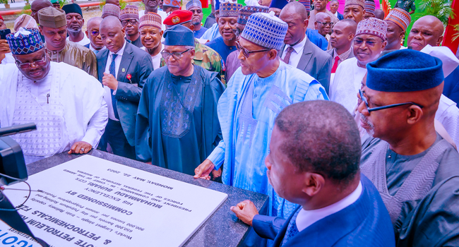 Buhari inaugurates world’s largest single-train refinery in Lagos