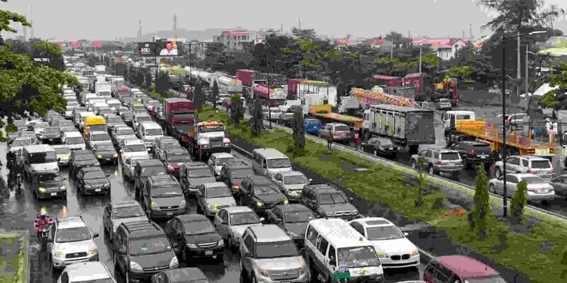 FG blames rain, gridlock for delay in completing Lagos-Ibadan Expressway