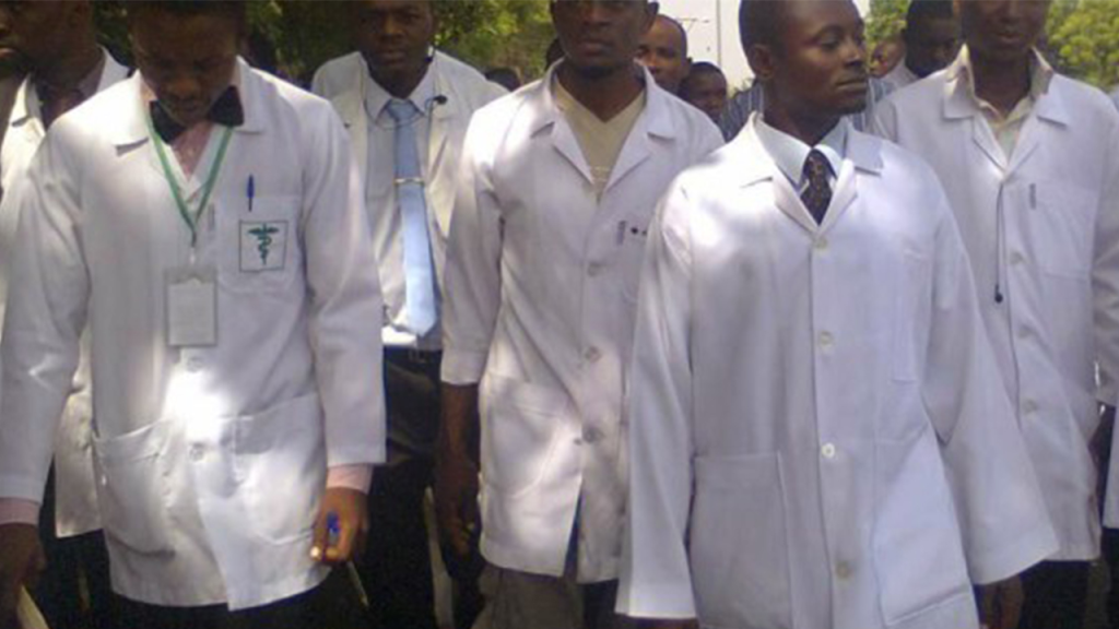 Resident doctors declare warning strike, FG kicks