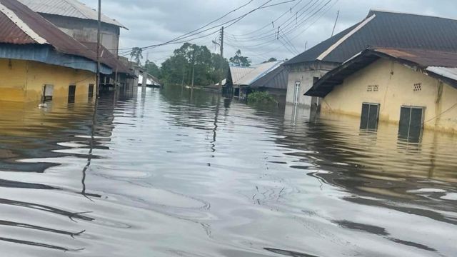 Lagos-Govt.-Orders-Alagbole-Meiran-Residents-Others-To-Relocate-Ahead-of-Flooding