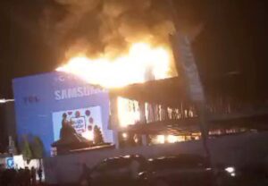 Fire-Razes-Samsung-Plaza-In-Abuja