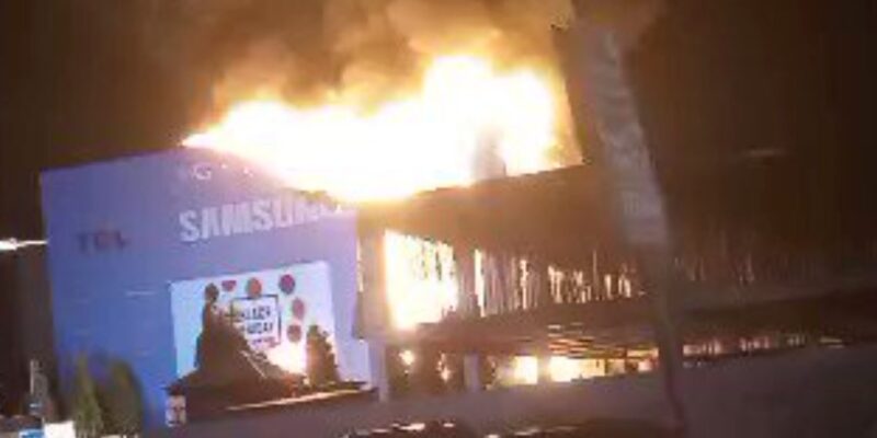 Fire-Razes-Samsung-Plaza-In-Abuja